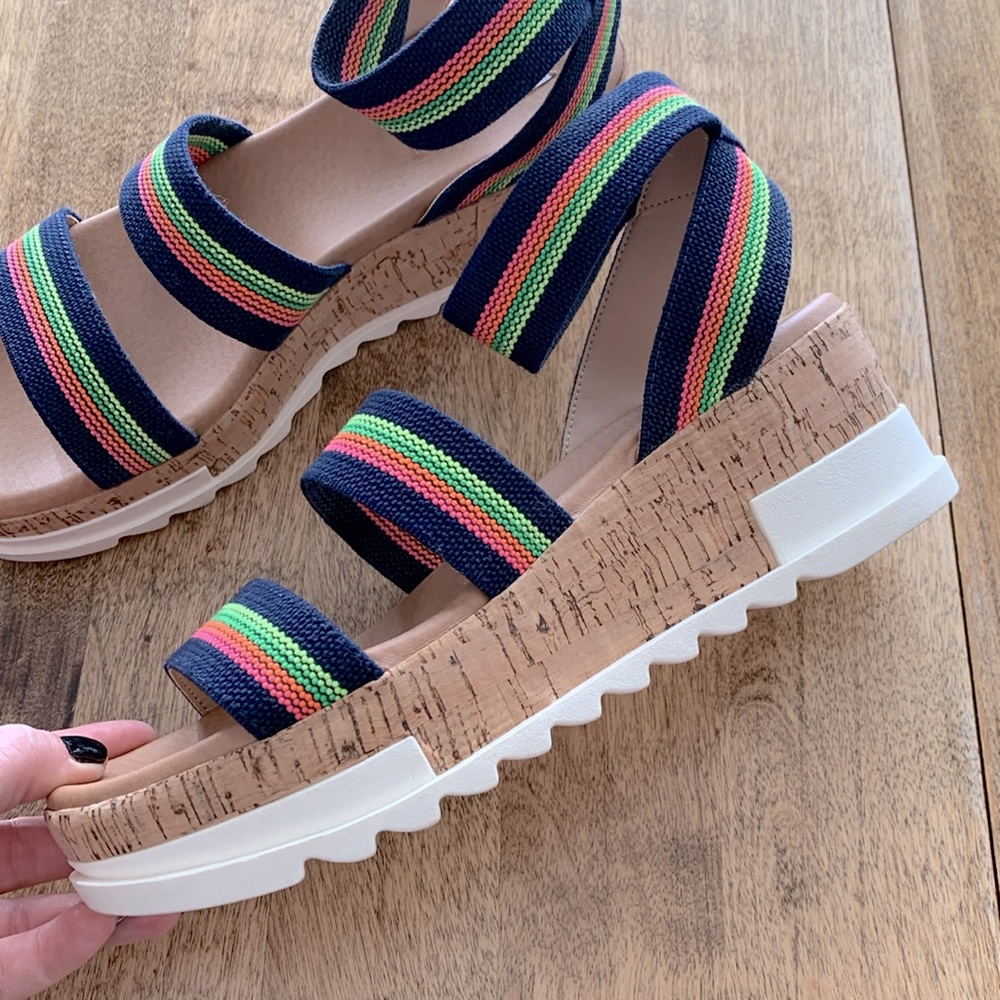 Steve Madden platform sandals size 9 NWOT